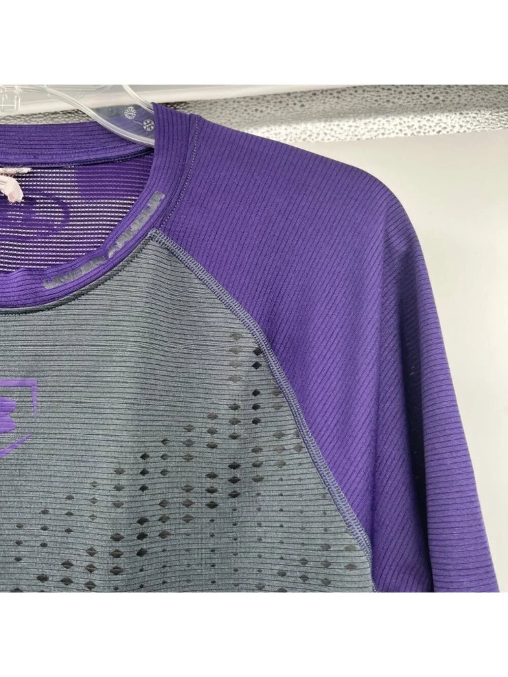Under Armour Womens Active Long Sleeve Top Gray/Purple Size Medium
